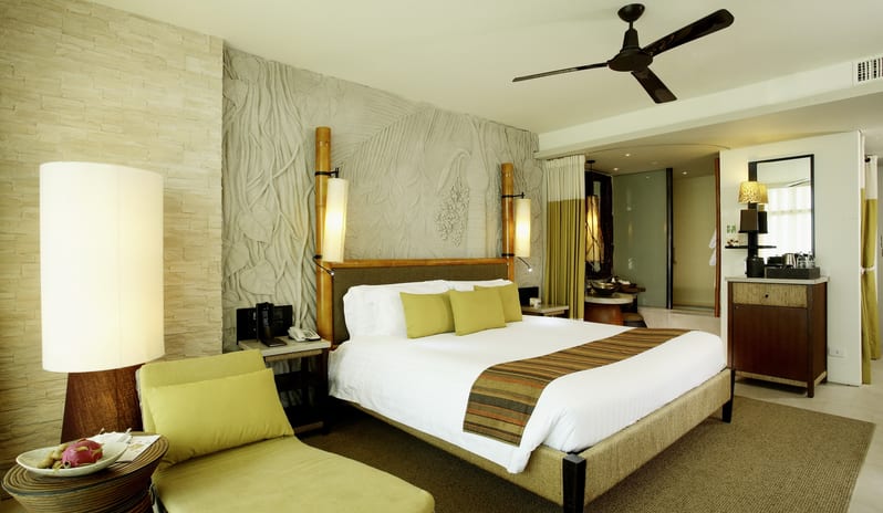 Centara Grand Mirage Beach Resort-Premium Deluxe Ocean Facing 2_3489